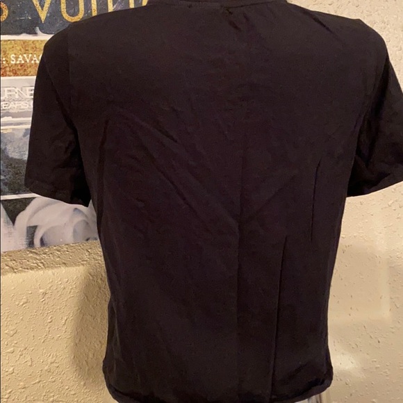 It shirt - Picture 3 of 4